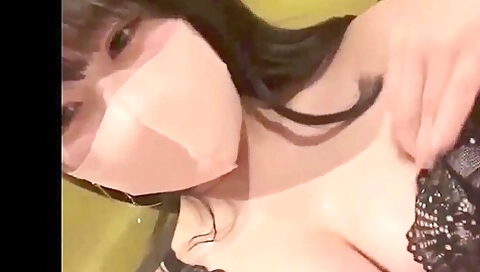 Erotic live chat with cute beautiful girl