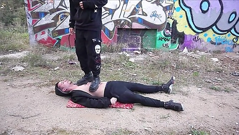 teen 18+ Couple Trampling